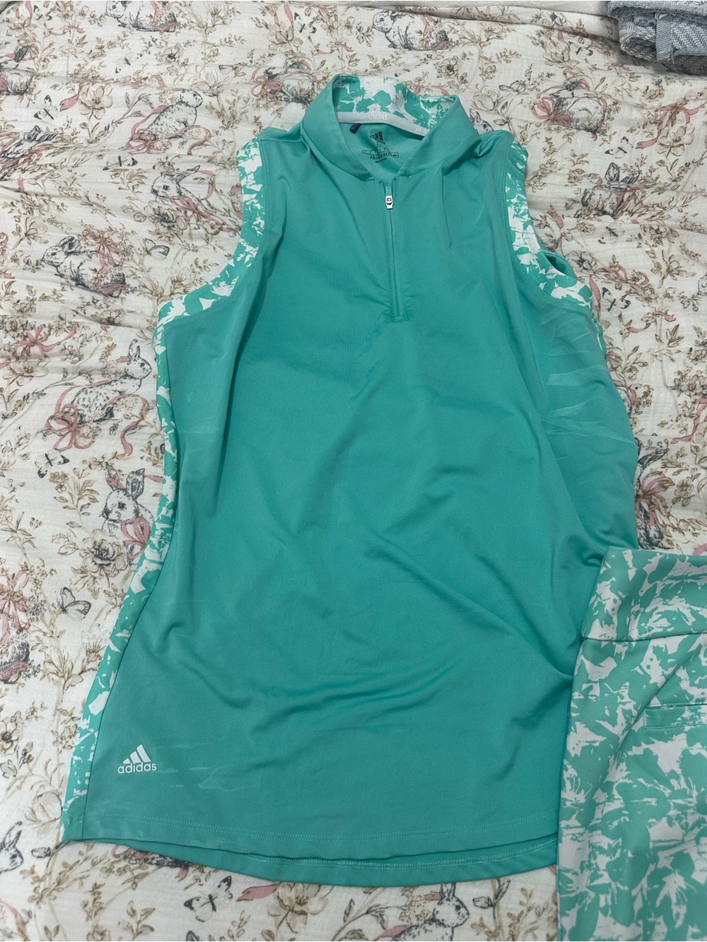 Adidas women’s active set top and skirt